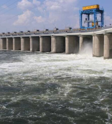 Оккупанты начали сбрасывать воду с Каховской ГЭС: чем это грозит Киеву