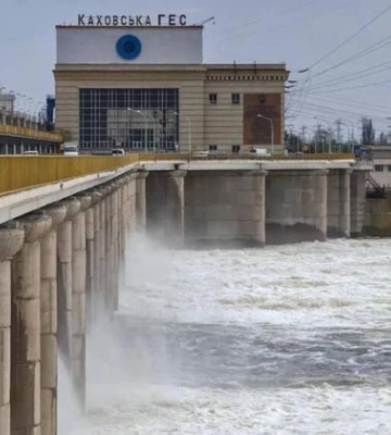 Оккупанты начали сбрасывать воду с Каховской ГЭС: чем это грозит Киеву