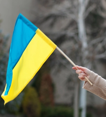 В Киеве женщину выгнали из магазина из-за украинского языка: продавщица была уволена