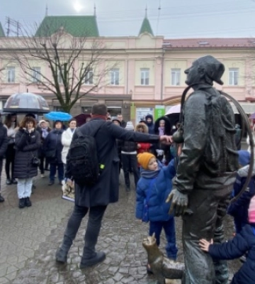 У Мукачеві відновили відкриті екскурсії
