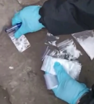 У Ромнах поліцейські затримали 19-річного наркозакладчика з товаром на 400 тис. грн