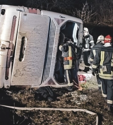 На Тернопільщині перекинувся автобус: є загиблі