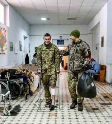 На Полтавщині збирають речі пораненим бійцям
