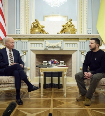 Байден розповів про історичну телефонну розмову з Зеленським рік тому