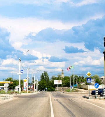 На в&#039;їзді до Харкова прибрали напис українською мовою