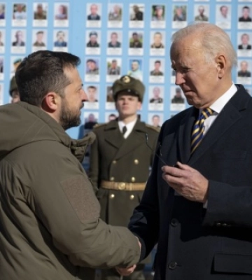 Зеленський та Байден поклали квіти до Стіни пам’яті загиблих за Україну