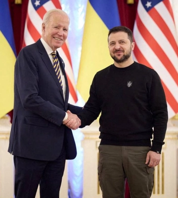 Байден зненацька відвідав Київ. Що означає цей візит і що чекати Україні