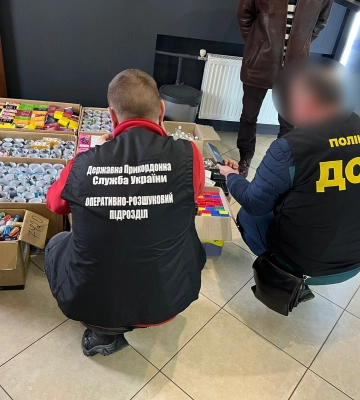 У Сумах продавали контрафактні суміші для електронних цигарок