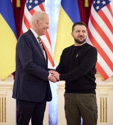 Жозеп Боррель прокоментував візит Байдена в Україну