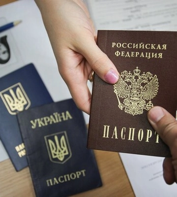 Россияне угрожают уволить с работы всех бюджетников, которые не получат российский паспорт – Генштаб