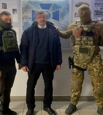 Надав росіянам маршрути доріг до столиці: СБУ затримала старосту селища