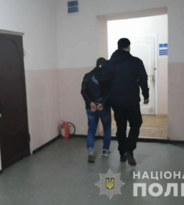 На Львівщині роками ґвалтував прийомну доньку брата