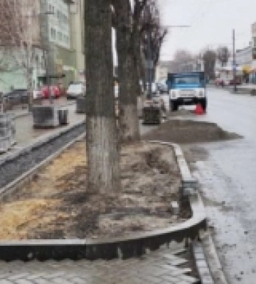 Проспект Волі ремонтують у борг