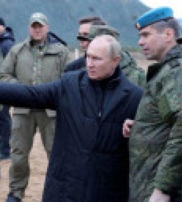 путін знову кидається погрозами: "попереджає" про постачання Україні далекобійної зброї