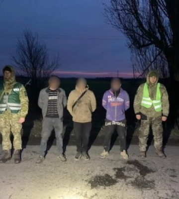 На Закарпатті затримано чотирьох чоловіків, які намагалися незаконно перетнути кордон