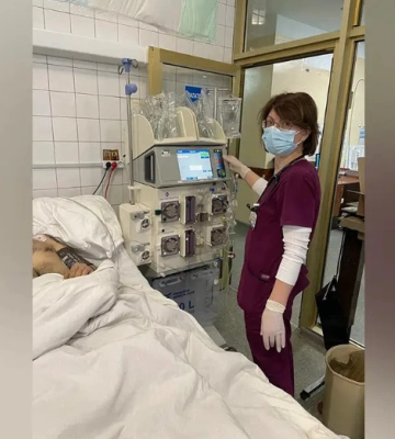 Пережив клінічну смерть: у Дніпрі рятують чоловіка, якому вибухом розтрощило ноги