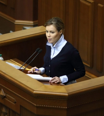 В Раду внесли проекты постановлений о лишении мандатов Королевской и Солода В Раду внесли проекты постановлений о лишении мандатов Королевской и Солода