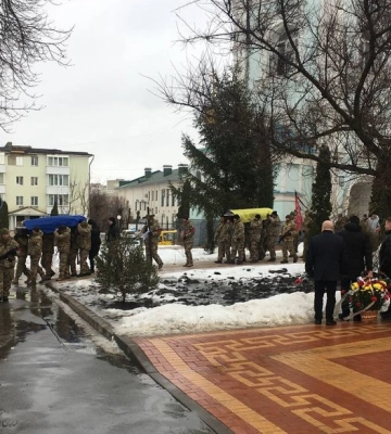 «У нього все пов’язано з лютим: народився і загинув у лютому, позивний був «Лютий»: Кременчук прощається з Героєм Миколою Кучеренком
