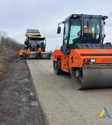 Полегшити роботу ЗСУ: харківські дорожники працюють на кордоні з Луганщиною