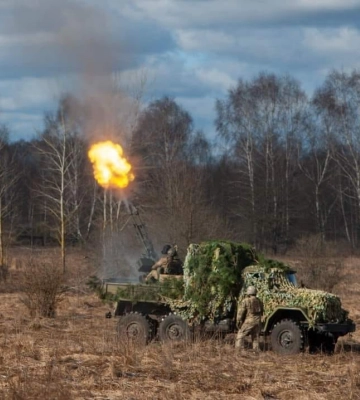 Близько 620 військових, 8 танків і 7 артсистем: втрати РФ за добу війни в Україні