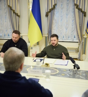 Зеленский встретился с американскими конгрессменами в Киеве (видео)