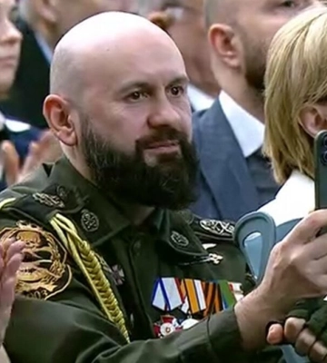 На послання Путіна прийшов серб із шевроном четників, який воює за Росію