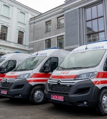 МОЗ у межах ініціативи «Рятуємо життя» отримало 50 реанімобілів