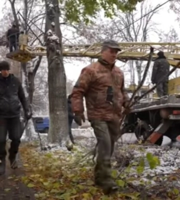 &quot;Армія відновлення&quot;: до суспільно корисних робіт залучили мешканців ще однієї області