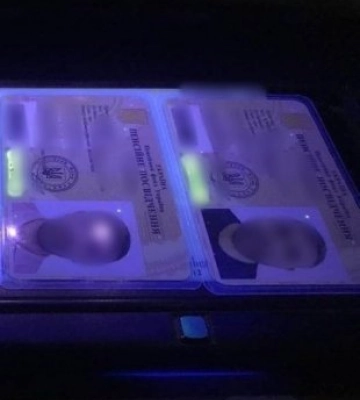 Майже ідеальна підробка: Закарпатські прикордонники виявили декілька підроблених документів