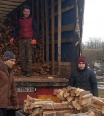 Із Вараського району на Херсонщину волонтери завезли 200 складометрів дров