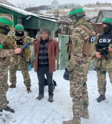 Затримано зрадника, який допомагав окупантам вивозити награбоване майно до Луганська і віддав свій будинок під казарму, - СБУ.&amp;hellip;
