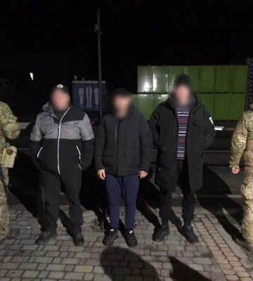 Майже ідеальна підробка: Закарпатські прикордонники виявили декілька підроблених документів