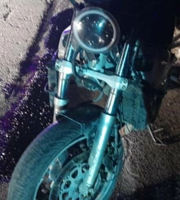 В Одеській області мотоцикліст врізався в автівку, він та його пасажирка отримали травми та забої, - ФОТО
