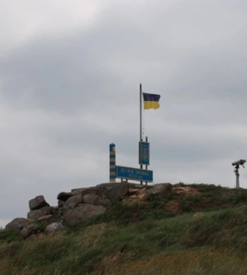 Росіяни скинули 4 авіабомби на Зміїний