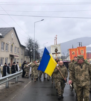 На Закарпатті попрощалися із загиблим на війні Героєм (ФОТО)