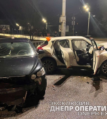 У Дніпрі нетверезий водій відправив до лікарні двох дівчат: відео моменту ДТП 
