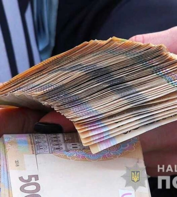 Вимагав кошти з підприємців: на Рівненщині правоохоронця &quot;спіймали&quot; на хабарі
