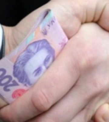 У Рівному розслідують справу прости офіцера поліції, який вимагав хабарі з підприємців