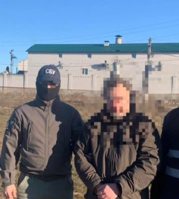 У київському монастирі УПЦ МП затримали прокремлівського блогера, який перебував у розшуку за державну зраду