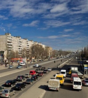 У Дніпрі на Слобожанському проспекті на місяць звузять проїзну частину