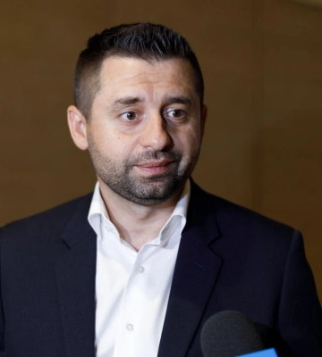Минус три мандата до 24 февраля. Арахамия ожидает уменьшение количества нардепов от экс-ОПЗЖ Минус три мандата до 24 февраля. Арахамия ожидает уменьшение количества нардепов от экс-ОПЗЖ