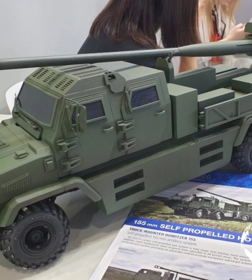 Оновлену САУ "Богдана" представили на міжнародній виставці озброєння IDEX-2023