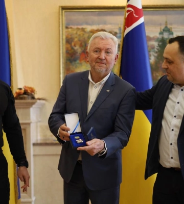 Народного художника України Бориса Кузьму вшанували відзнакою «За розвиток Закарпаття»