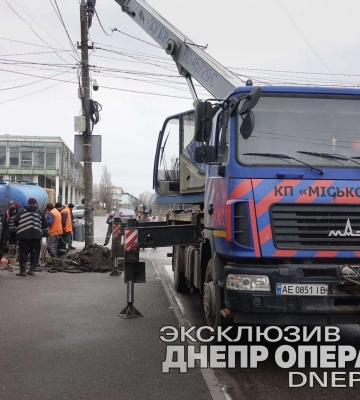 У Дніпрі на ж/м Західний ліквідовують аварію на водогоні попри заборгованість споживачів
