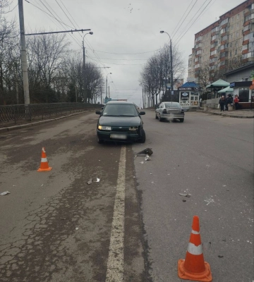 ДТП у Рівному: хотів обігнати і підбив ВАЗ