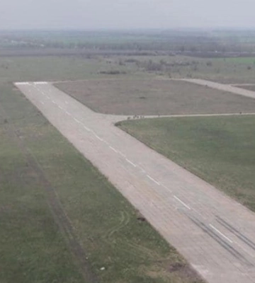 На аеродромі у Запоріжжі незаконно демонтували 398 плит злітно-посадкової смуги