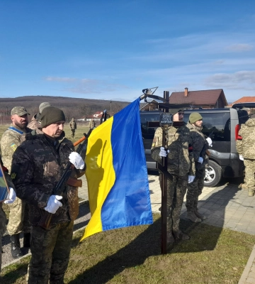 На Закарпатті провели в останній шлях полеглого Героя (ФОТО)