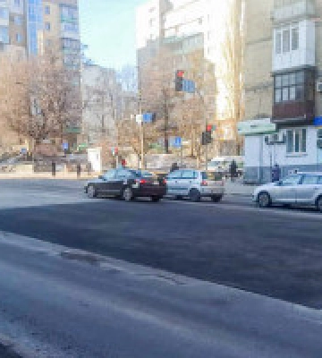 У Києві на вул. Вадима Гетьмана повністю відновили рух транспорту