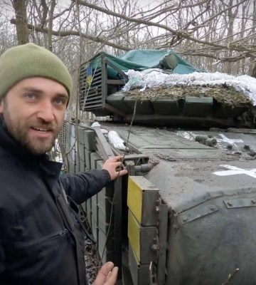 Криворізькі танкісти «затрофеїли» на Донбасі російський танк: відео