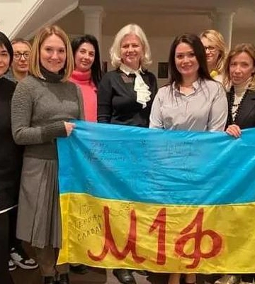 Полтавці представили у Франції моновиставу про українського воїна-співака